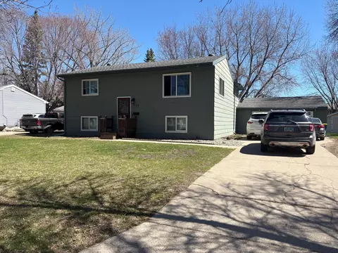 722 4th St S, Wahpeton, ND 58075