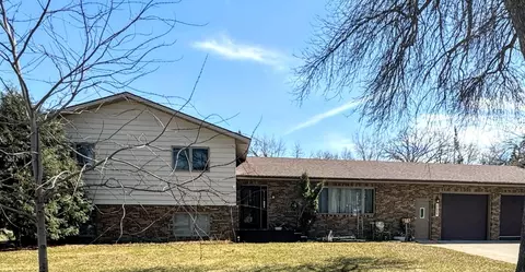 325 S Ash St, Crookston, MN 56716