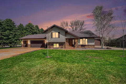 609 W Welco Dr, Montgomery, MN 56069