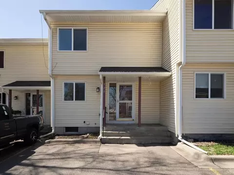 329 Winifred St E, Saint Paul, MN 55107