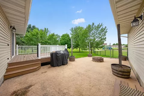 Exterior - 100 Capelle St, Spring Valley, MN 55975 photo 11 of 14