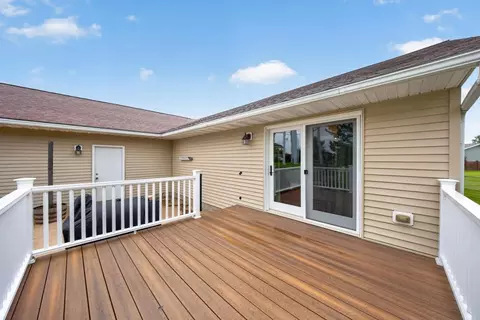 Exterior - 100 Capelle St, Spring Valley, MN 55975 photo 7 of 14