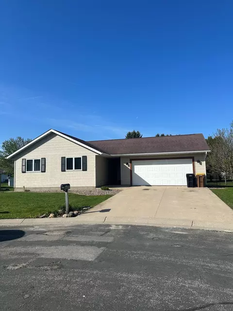 100 Capelle St, Spring Valley, MN 55975