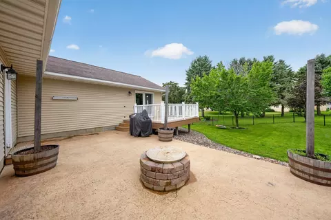 Exterior - 100 Capelle St, Spring Valley, MN 55975 photo 9 of 14