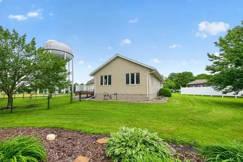 Exterior - 100 Capelle St, Spring Valley, MN 55975 photo 13 of 14