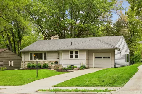 3932 W 58th St, Edina, MN 55424