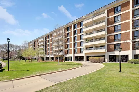 6400 York Ave S #417, Edina, MN 55435