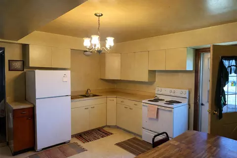 406 Williams St, Marshall, MN 56258 photo 3