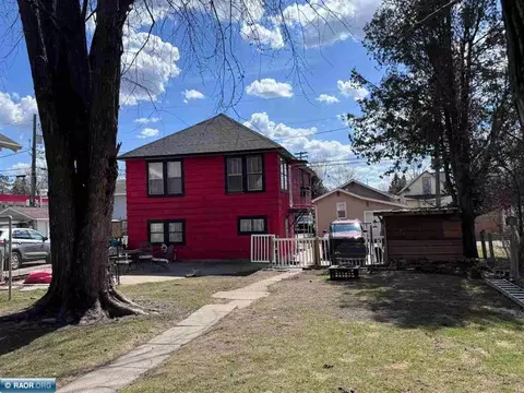 212 S 10th St, Virginia, MN 55792