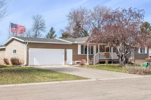 196 Hillcrest Ave, Spicer, MN 56288