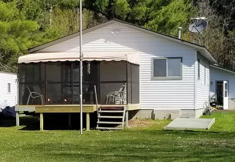 130 N Freedom Rd, Rice, MN 56367