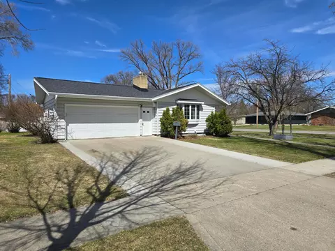 Exterior - 77 23rd Ave N, Fargo, ND 58102 photo 2 of 4