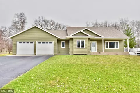 713 Thomas Dr NE, Alexandria, MN 56308