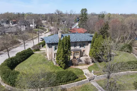 2728 Dean Pkwy, Minneapolis, MN 55416