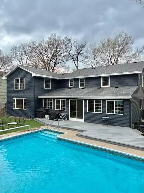 1212 Balsam Trl E, Eagan, MN 55123