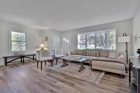 2189 Long Lake Rd, New Brighton, MN 55112