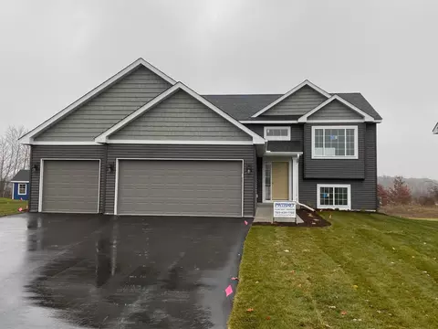 37583 Greenwich Ct, North Branch, MN 55056