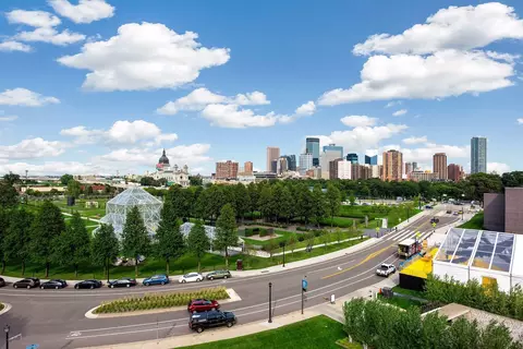 48 Groveland Ter #B313, Minneapolis, MN 55403