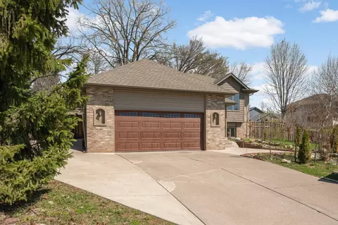 2916 Frank St, Maplewood, MN 55109