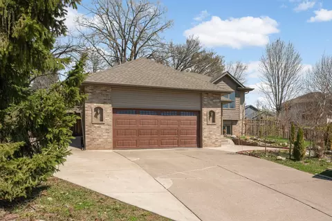 2916 Frank St, Maplewood, MN 55109