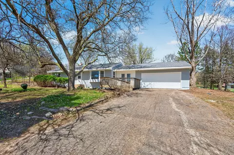 31 Demont Ave E, Little Canada, MN 55117