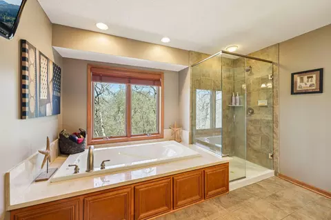 Bath - 3489 Wolfberry Ct, Eagan, MN 55123 photo 2 of 7