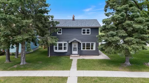 602 8th St NW, Chisholm, MN 55719