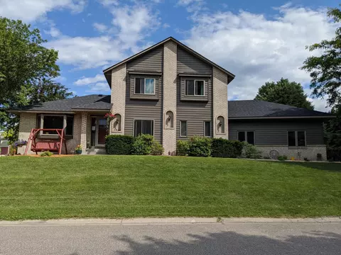 1244 Granada Cir N, Oakdale, MN 55128