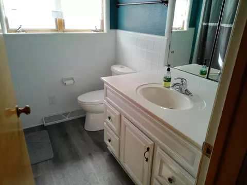 Bath - 142 24th Ave N, Saint Cloud, MN 56303 photo 1 of 1