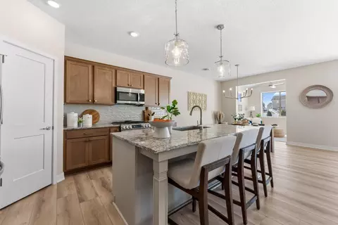 17718 Everest Ave, Lakeville, MN 55044