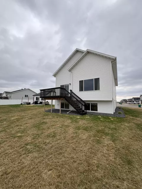 Exterior - 507 7th St E, Horace, ND 58047 photo 9 of 10