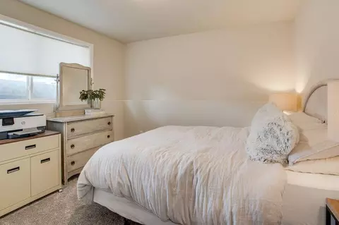 Bedroom - 507 7th St E, Horace, ND 58047 photo 9 of 10