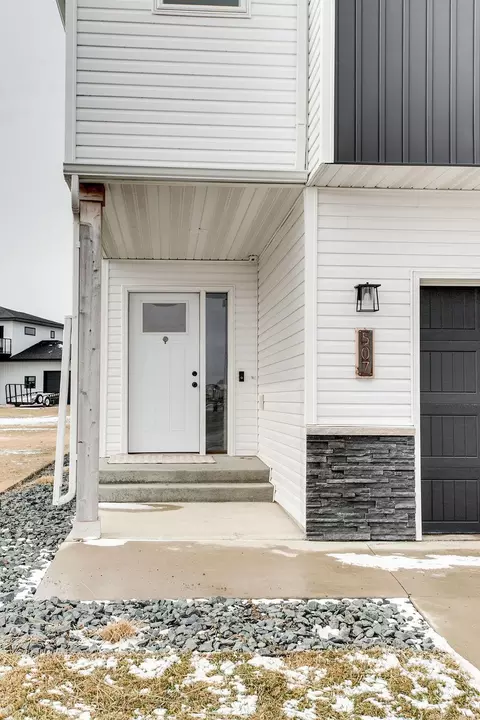 Exterior - 507 7th St E, Horace, ND 58047 photo 6 of 10