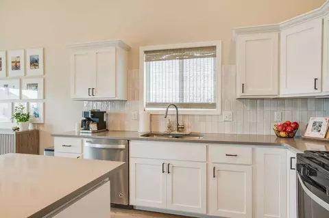 Kitchen - 507 7th St E, Horace, ND 58047 photo 3 of 4