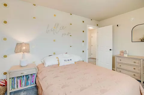 Bedroom - 507 7th St E, Horace, ND 58047 photo 7 of 10