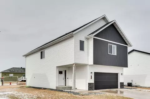 Exterior - 507 7th St E, Horace, ND 58047 photo 5 of 10