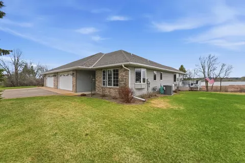 308 Voyager Dr, Alexandria, MN 56308