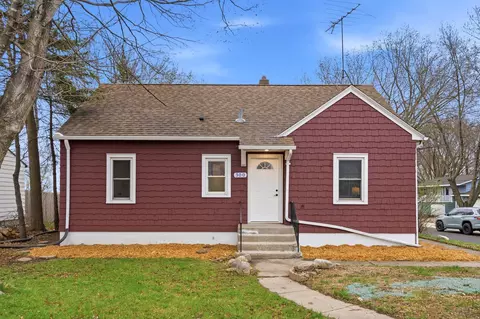 300 Grove Ave N, Silver Lake, MN 55381