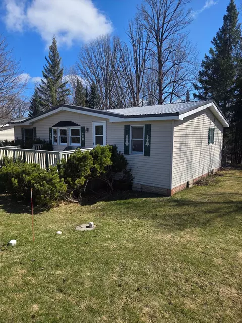 27282 Bass Brook Ln, Cohasset, MN 55721