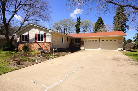 2911 8th Ave, Anoka, MN 55303