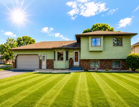 1751 Orchid Dr N, North Mankato, MN 56003