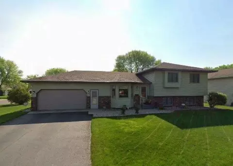 1751 Orchid Dr N, North Mankato, MN 56003