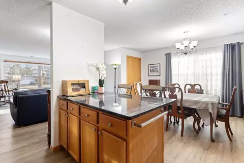 2231 Penn Pl #201, North Saint Paul, MN 55109