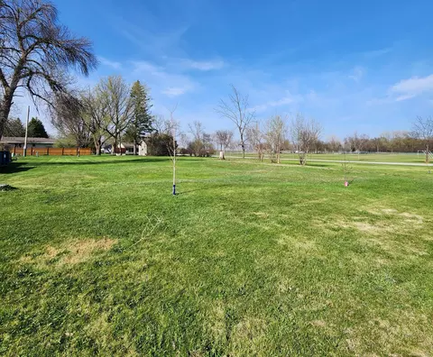 602 E Willow Ave, Olivia, MN 56277 photo 5