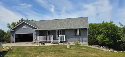 542 Cambronne St, Hudson, WI 54016