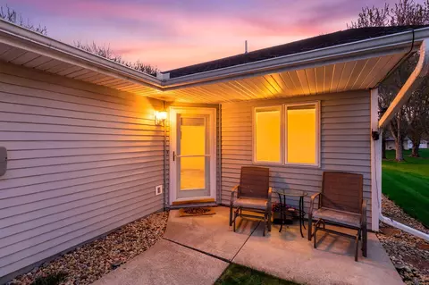 353 Meadowview Ct, Baldwin, WI 54002