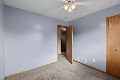 Bedroom - 7018 Eagle Trl, Centerville, MN 55038 photo 5 of 10
