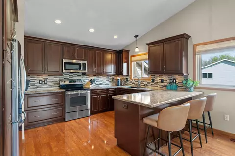 Kitchen - 7018 Eagle Trl, Centerville, MN 55038 photo 3 of 8