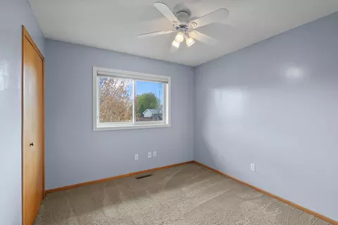Bedroom - 7018 Eagle Trl, Centerville, MN 55038 photo 4 of 10