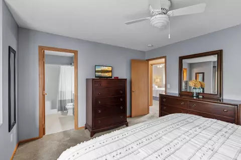 Bedroom - 7018 Eagle Trl, Centerville, MN 55038 photo 3 of 10